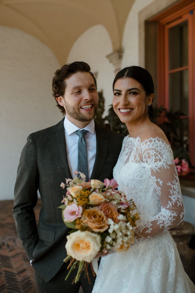 Villa Terrace couple in courtyard Wisconsin