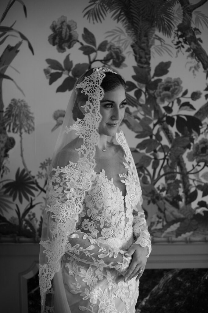 Bridal portrait at Villa Terrace in Milwaukee