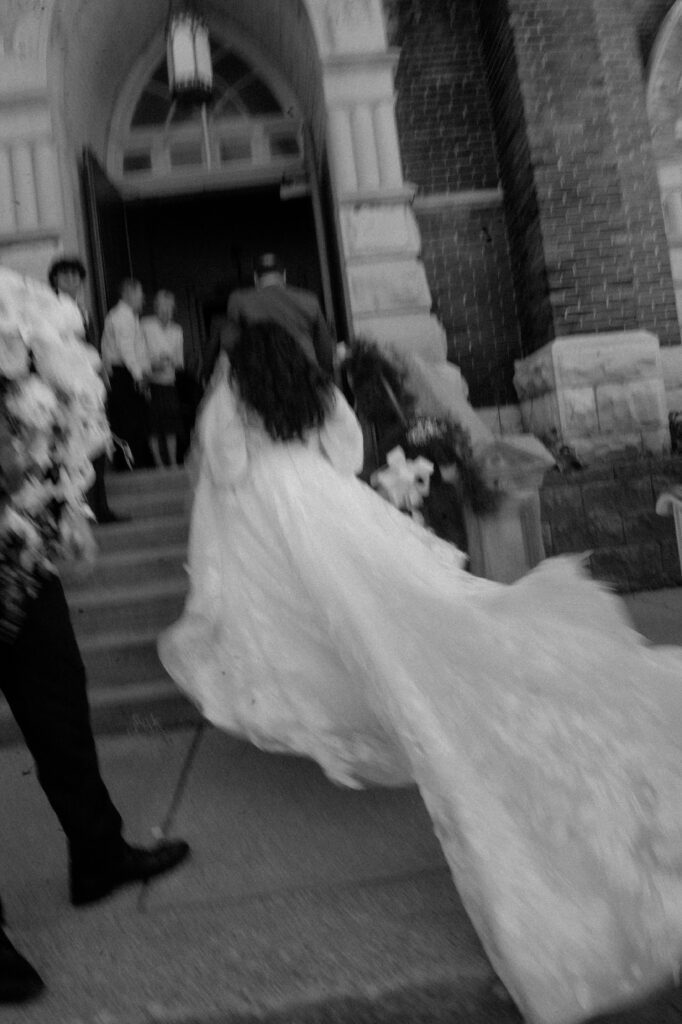 Vintage style wedding photos in Milwaukee at Wisconsin Club wedding