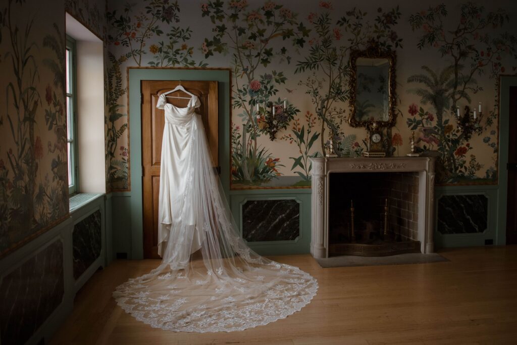 Vintage bridal suite at Villa Terrace Milwaukee wedding